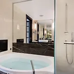 Royal Savoy & Hotel