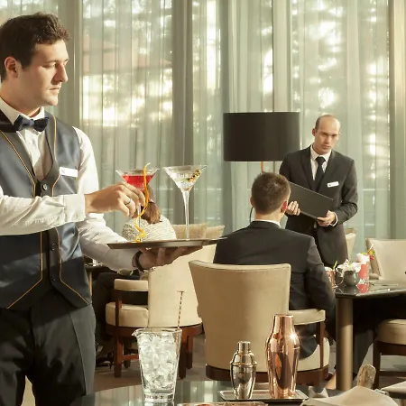 Royal Savoy & Hotel