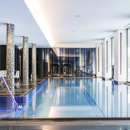 Ξενοδοχείο Royal Savoy & 5*