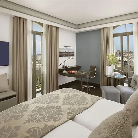 Hotel Royal Savoy & 5*