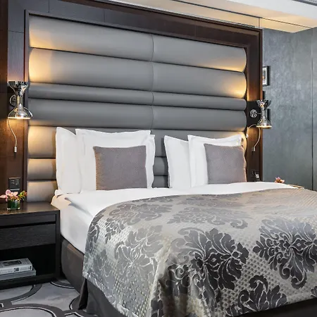 Royal Savoy &
