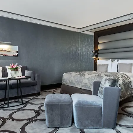 Royal Savoy & Szálloda 5*