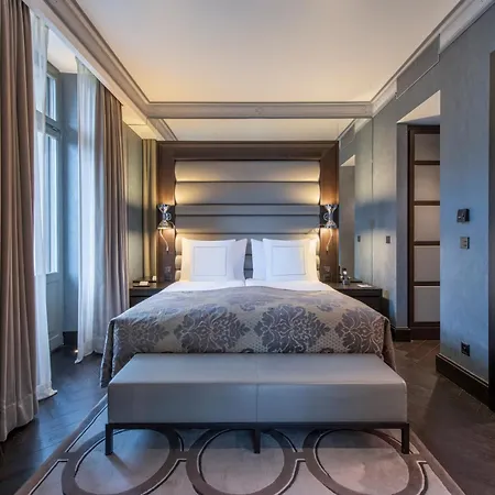 Royal Savoy & 5*