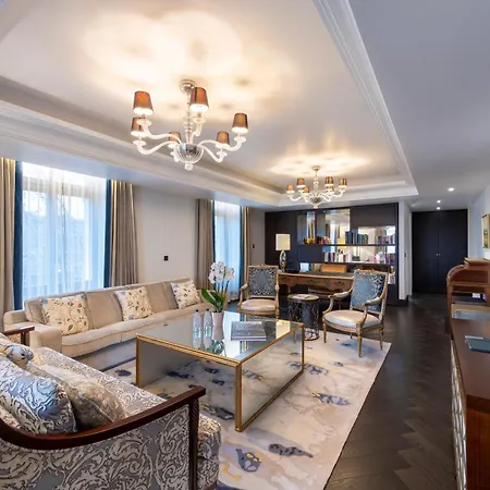 Ξενοδοχείο Royal Savoy & 5*