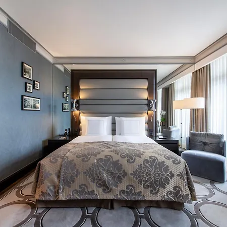 Royal Savoy &