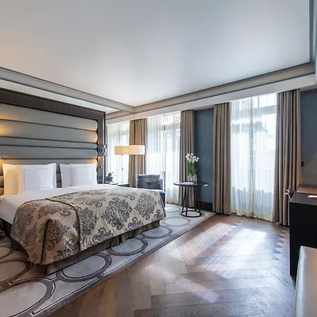 Royal Savoy & Hotel 5*