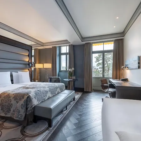 Hotel Royal Savoy &