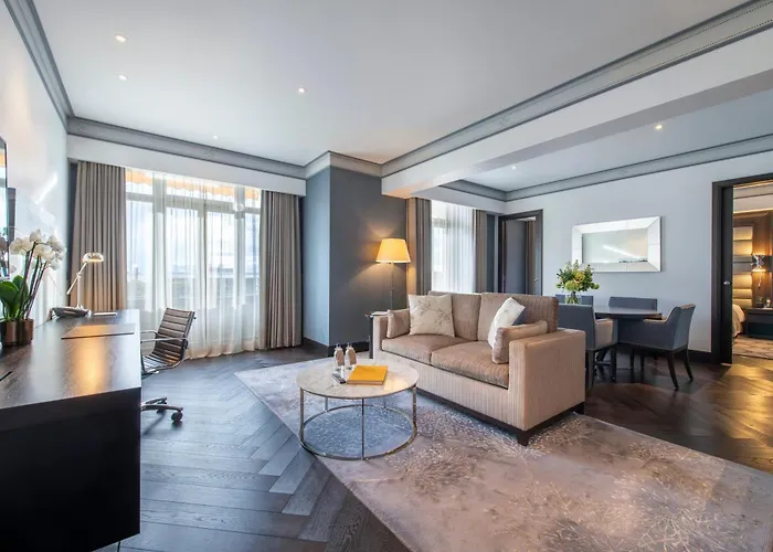 Royal Savoy & Hotel Lausana