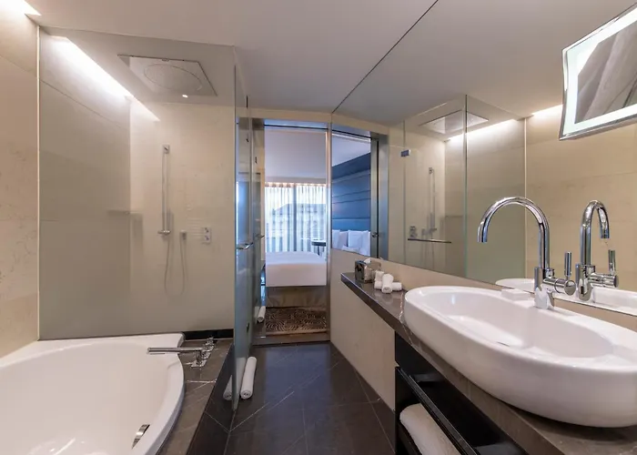 Royal Savoy & 5* Lausana