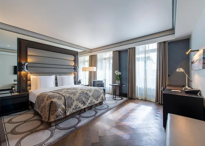 Royal Savoy & Hotel 5*