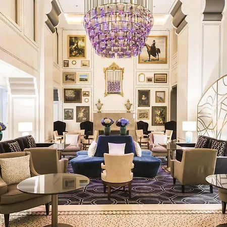 Royal Savoy & Hotel